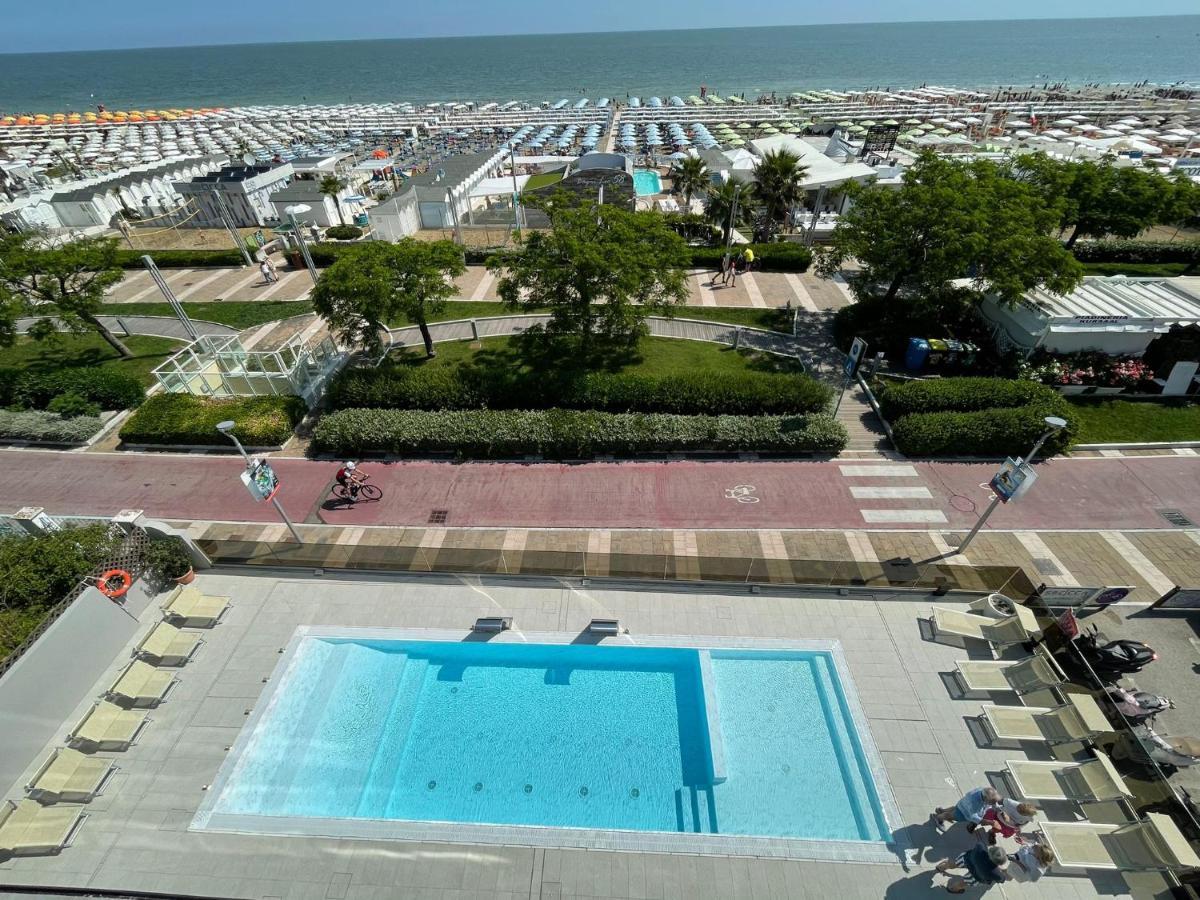 Hotel Ascot Riccione Exterior foto