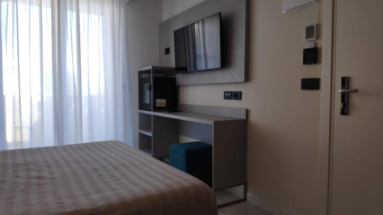 Hotel Ascot Riccione Exterior foto