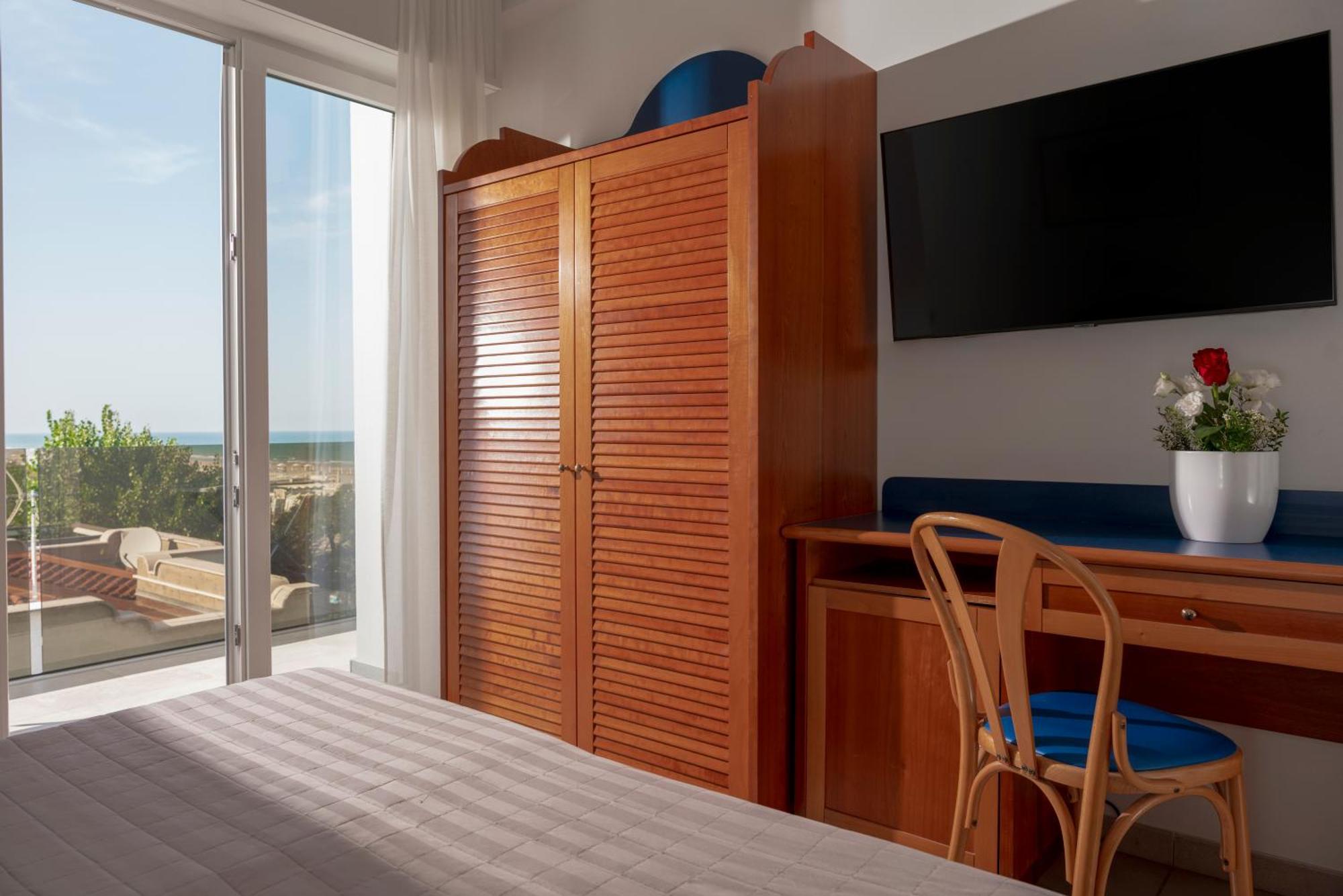 Hotel Ascot Riccione Exterior foto